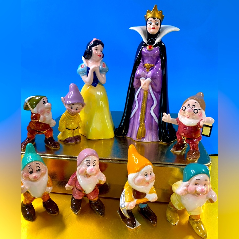 Walt Disney Snow White and the Seven Dwarfs VTG Porcelain Figurine Set (9) Japan